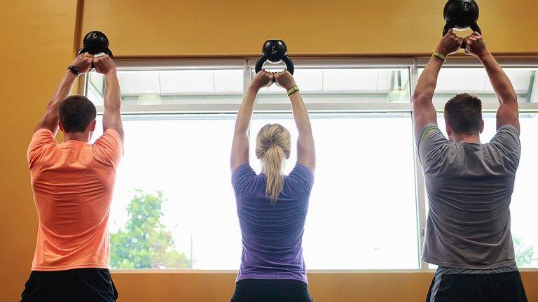 BOOST YOUR BURN WITH THIS KETTLEBELL PARTNER WORKOUT