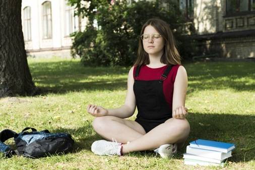 6 Little-known Benefits of Meditation for Students