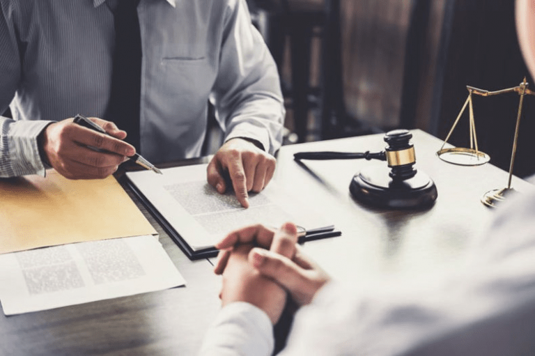 3 Things to Look for When Hiring a Work Accident Lawyer