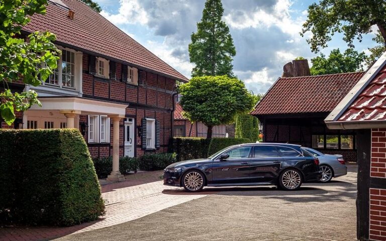 When a 1-Month Car Rental Makes More Sense Than Short-Term Hire