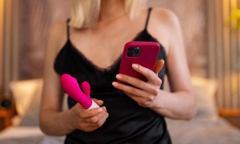 5 Safety and Hygiene Tips When Using a Double Dildo