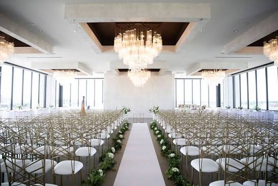 How Venue Flow and Layout Impact a Seamless Oak Brook Wedding
